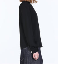 Lade das Bild in den Galerie-Viewer, N°21 Bluse schwarz