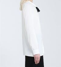 Lade das Bild in den Galerie-Viewer, N°21 Seide Bluse