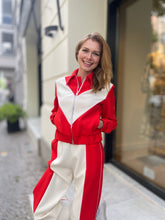 Load image into Gallery viewer, MSGM Sportjacke in Colour-Block-Optik rot
