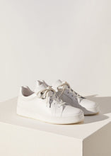 Lade das Bild in den Galerie-Viewer, Loro Piana Sneakers in Weiß
